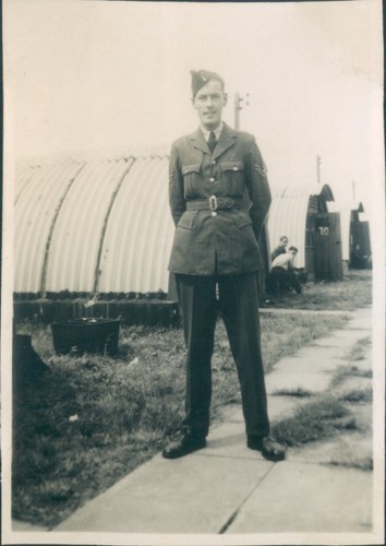 Photo 1940 raf serviceman - photo,