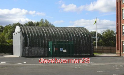 Photo nissen hut and heliport - photo,